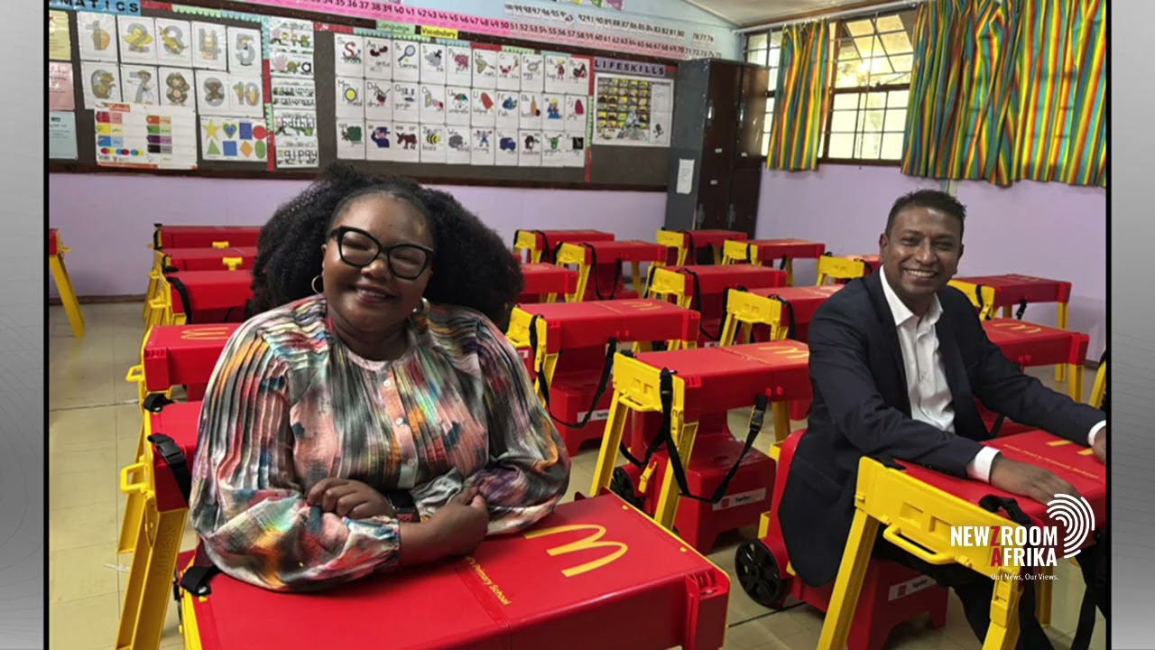 EC foldable desks - BED denies outsourcing responsibilities