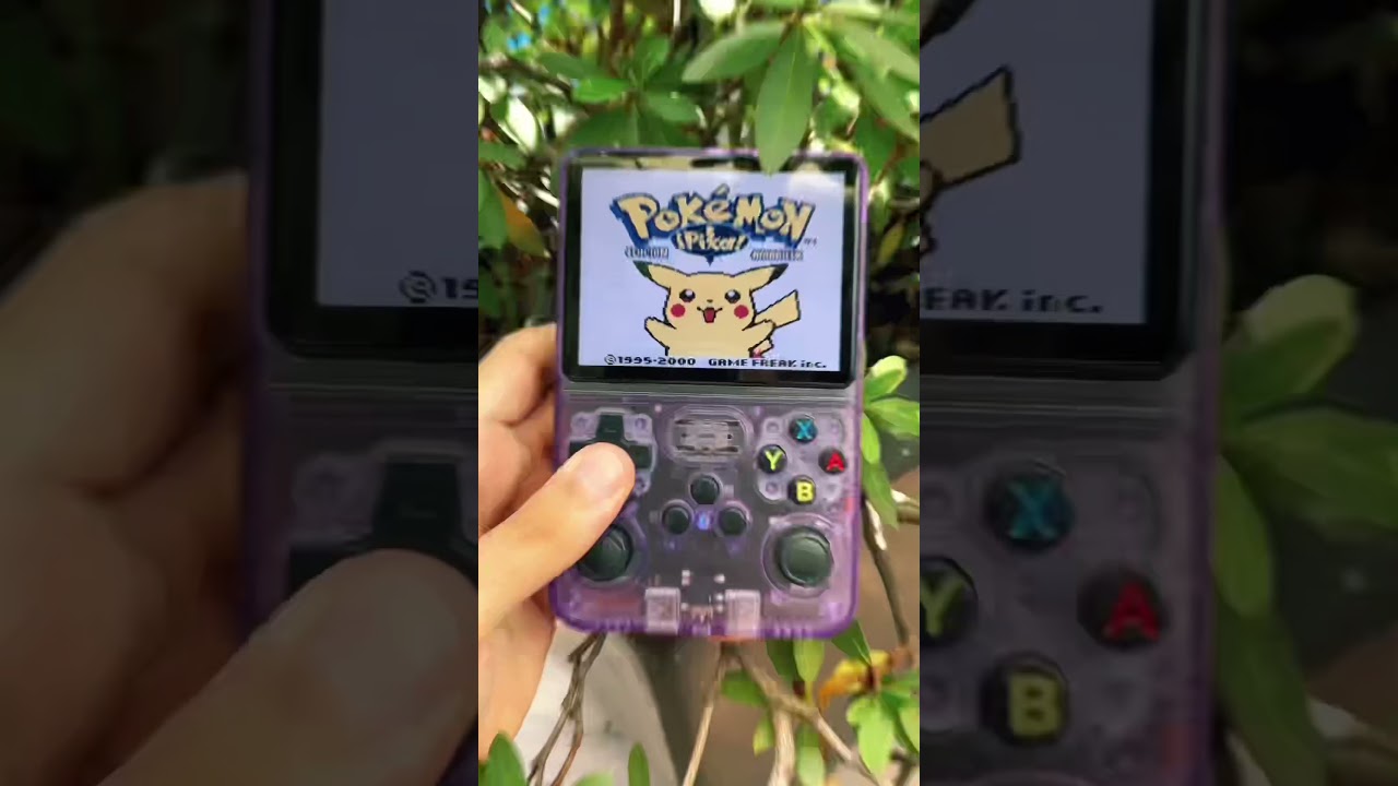 Como no va a tener un juego tan m&iacute;tico como lo es POKEMON 🤩⚡️#gamers #R36S #GamingConsole #retro