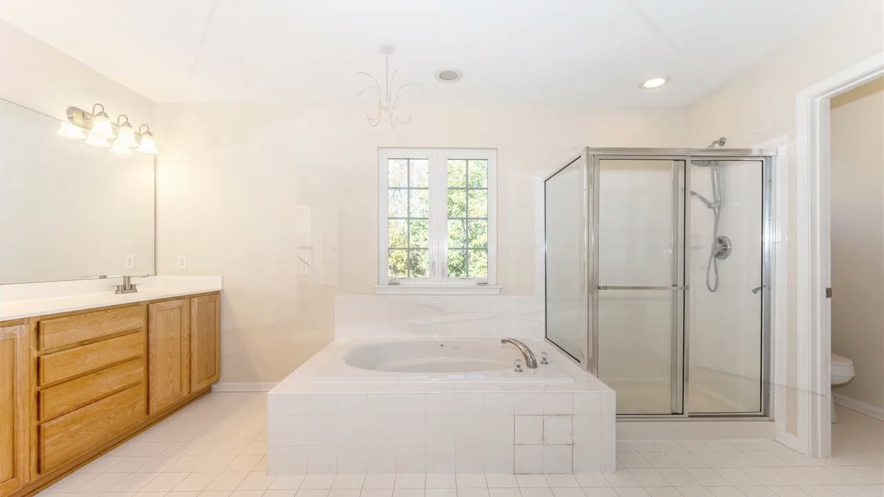 12432 Gemstone Dr, Hagerstown, MD