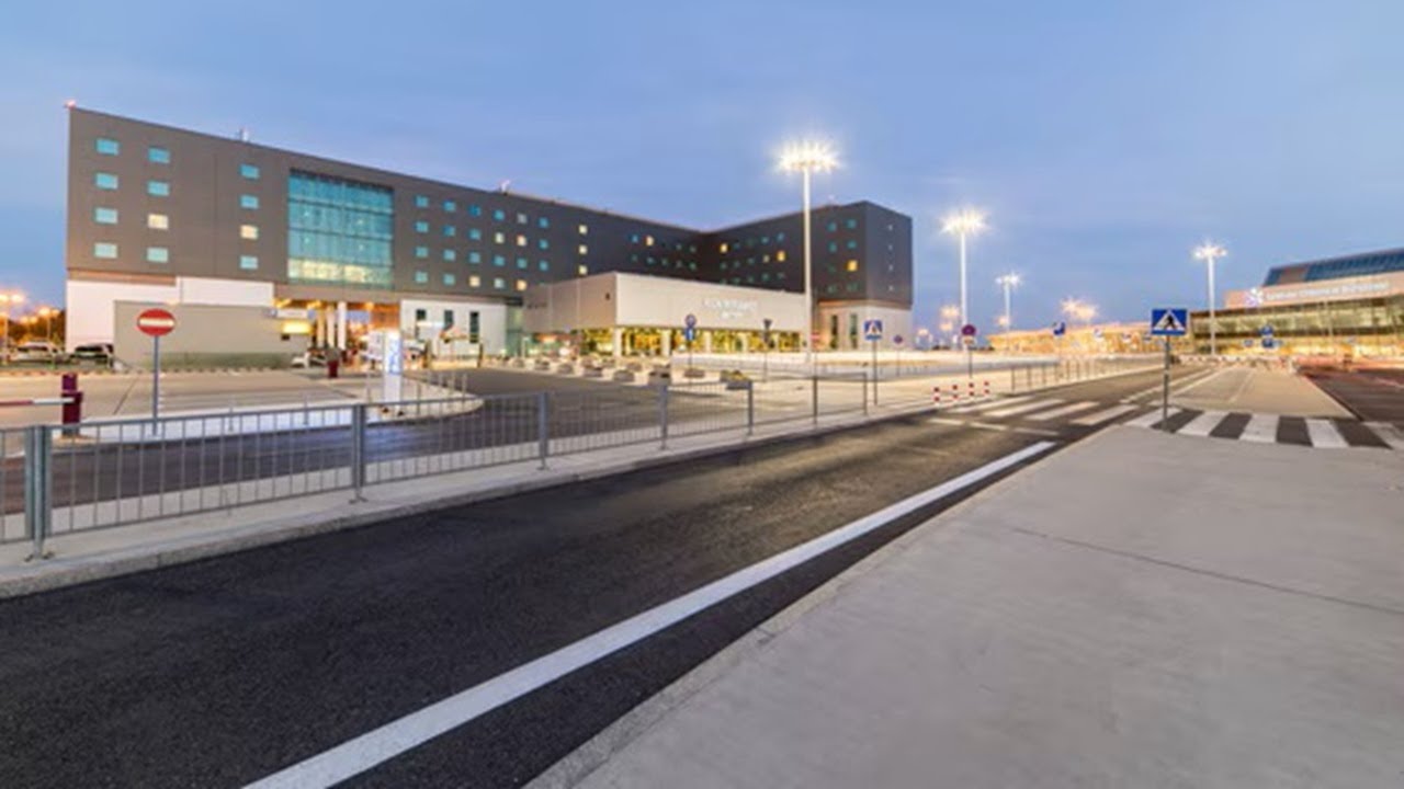 Courtyard by Marriott Warsaw Airport #hotelreview #marriott #flight #airport