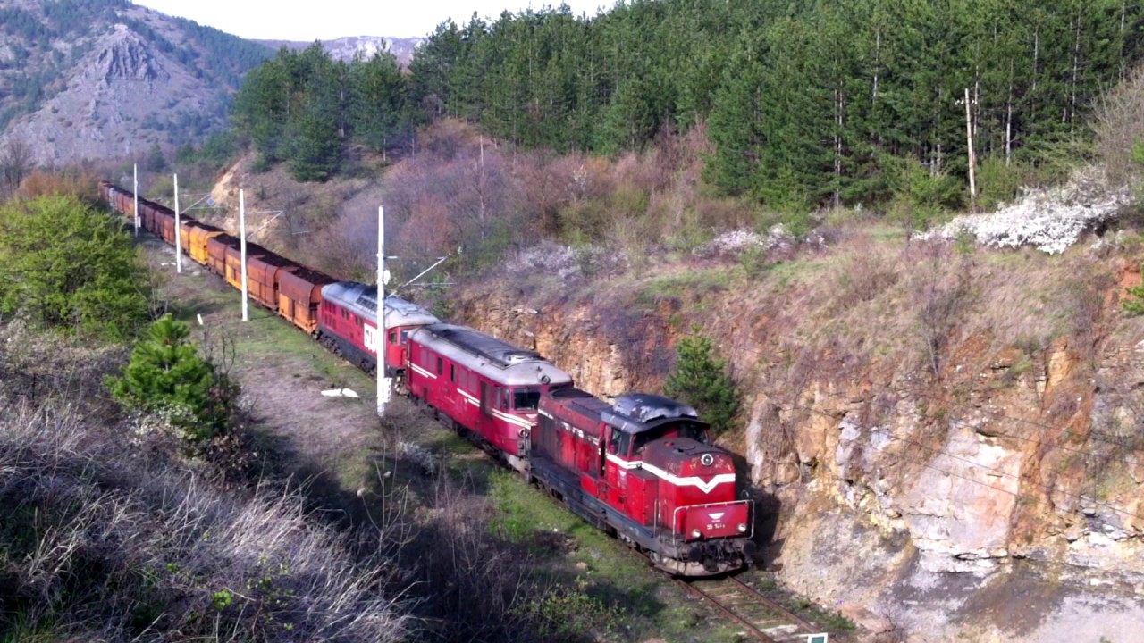 BDZ Cargo 07 061 in trouble