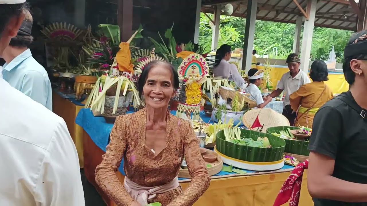 Angklung bali DAYUNG SAMPAN  pengiring upacara pitre yadnya di  krematorium tunon tyaga margananda