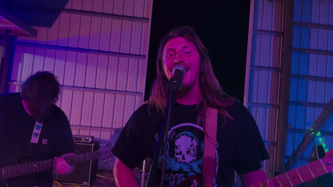 Sonic Sunday - Clench