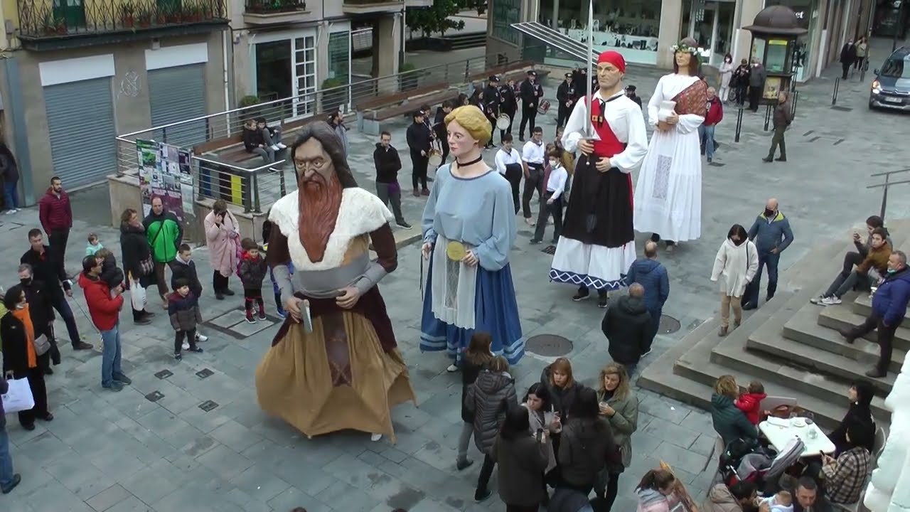 Beasaingo erraldoiak odolki egunean/Gigantes de Beasain en el día de la morcilla