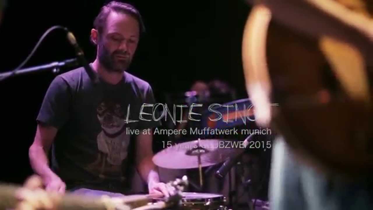Leonie Singt – Schön (Live) | Ampere Munich 2015 – German Indie Folk