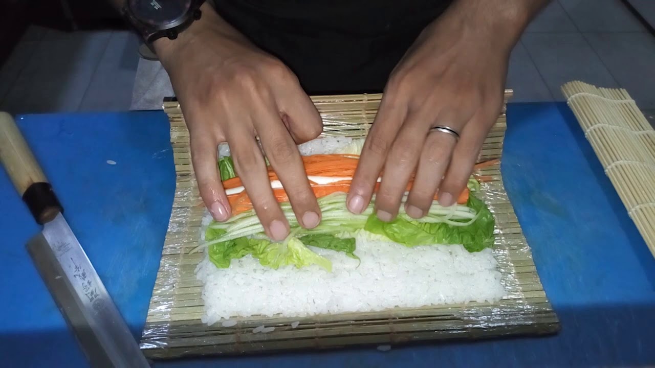 طريقة تحضير السوشي 🍣  بدون نوري (باحترافية) (How to prepare sushi without nouri (professional