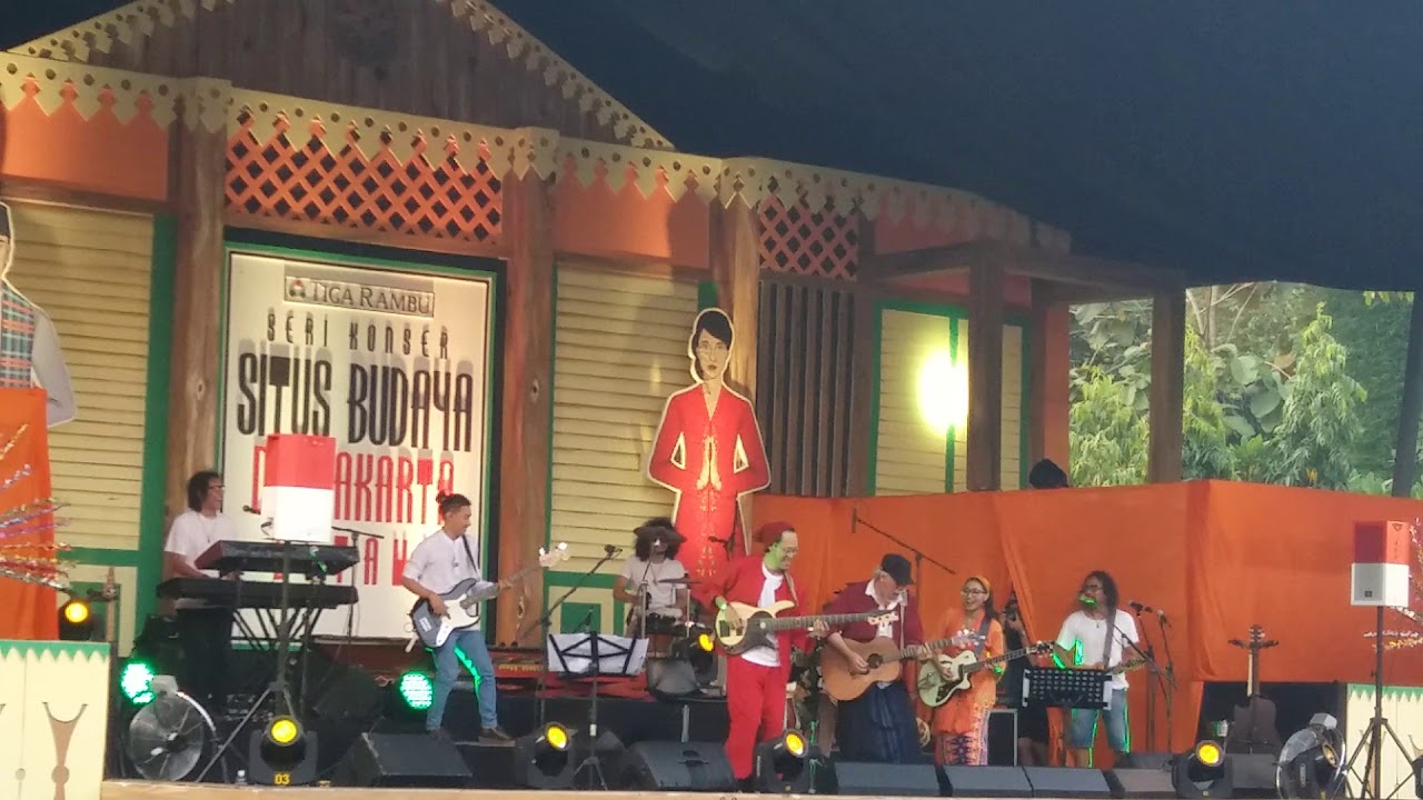Iwan Fals - Esek-esek Udug-udug (Konser Situs Budaya : Betawi) feat. Endah n Rhesa