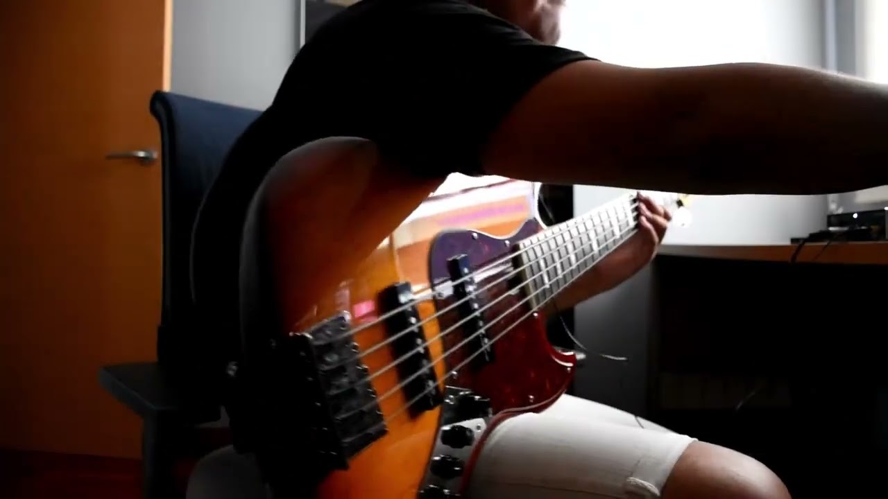 [bass cover] Loveless - Hitorie