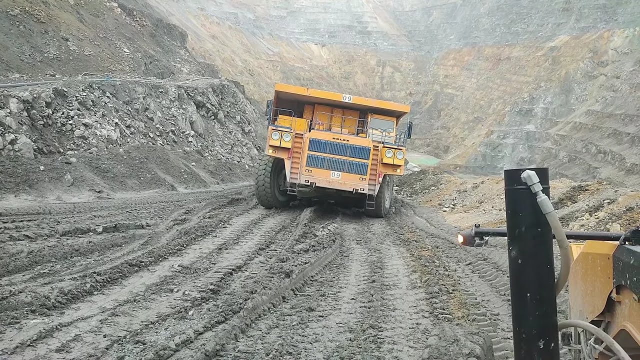 Extreme Hauling | Dangerous Heavy Equipment Accidents | Fails and Wins Compilation  Caught on Camera