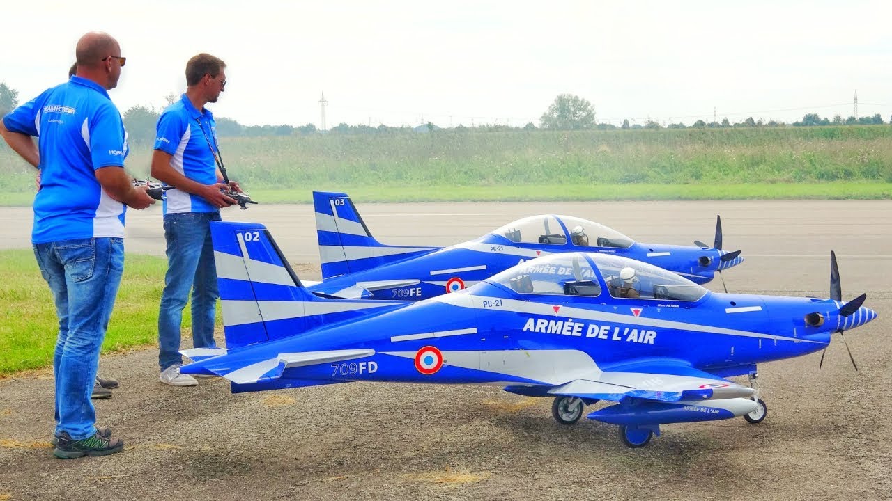2X PILATUS PC-21 RC TURBINE JETS SCALE 1:3 MODELS IN FORMATION FLIGHT