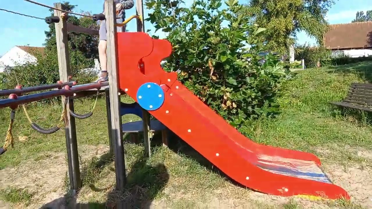 De Glijbaan en Speeltuin bij Camping De Lombarde