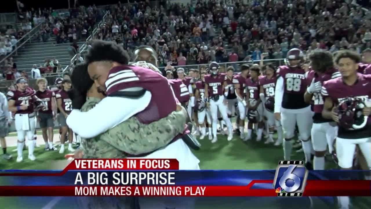 VIF: Military mom surprises son