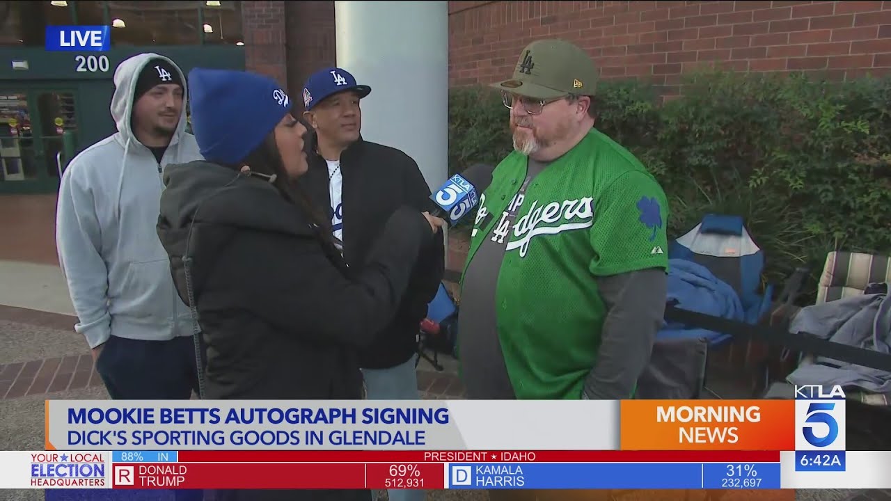 Mookie Betts to sign autographs at Dick's in Glendale