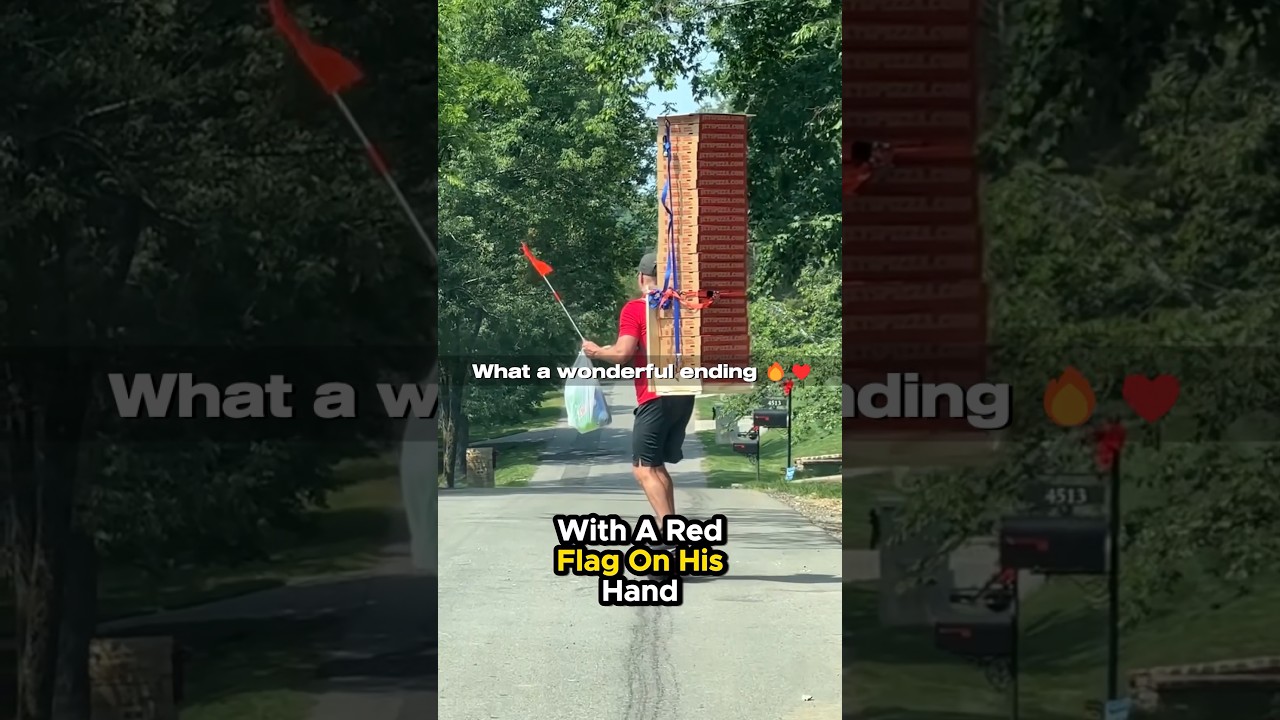This guy was delivering pizza and then this happend 😅❤️ 