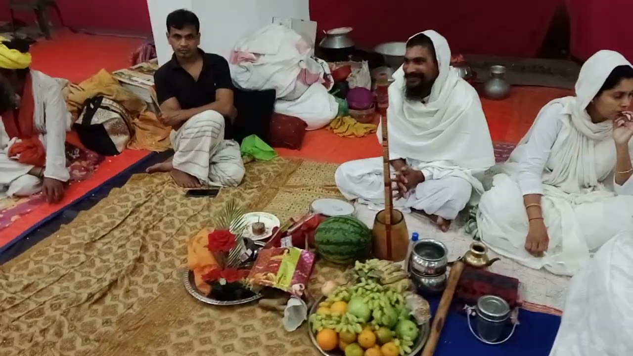 দোল পূর্ণিমায় লালন মেলায় মুরাদ শাহ পাগলের সাথে ঘুরাঘুরি। 