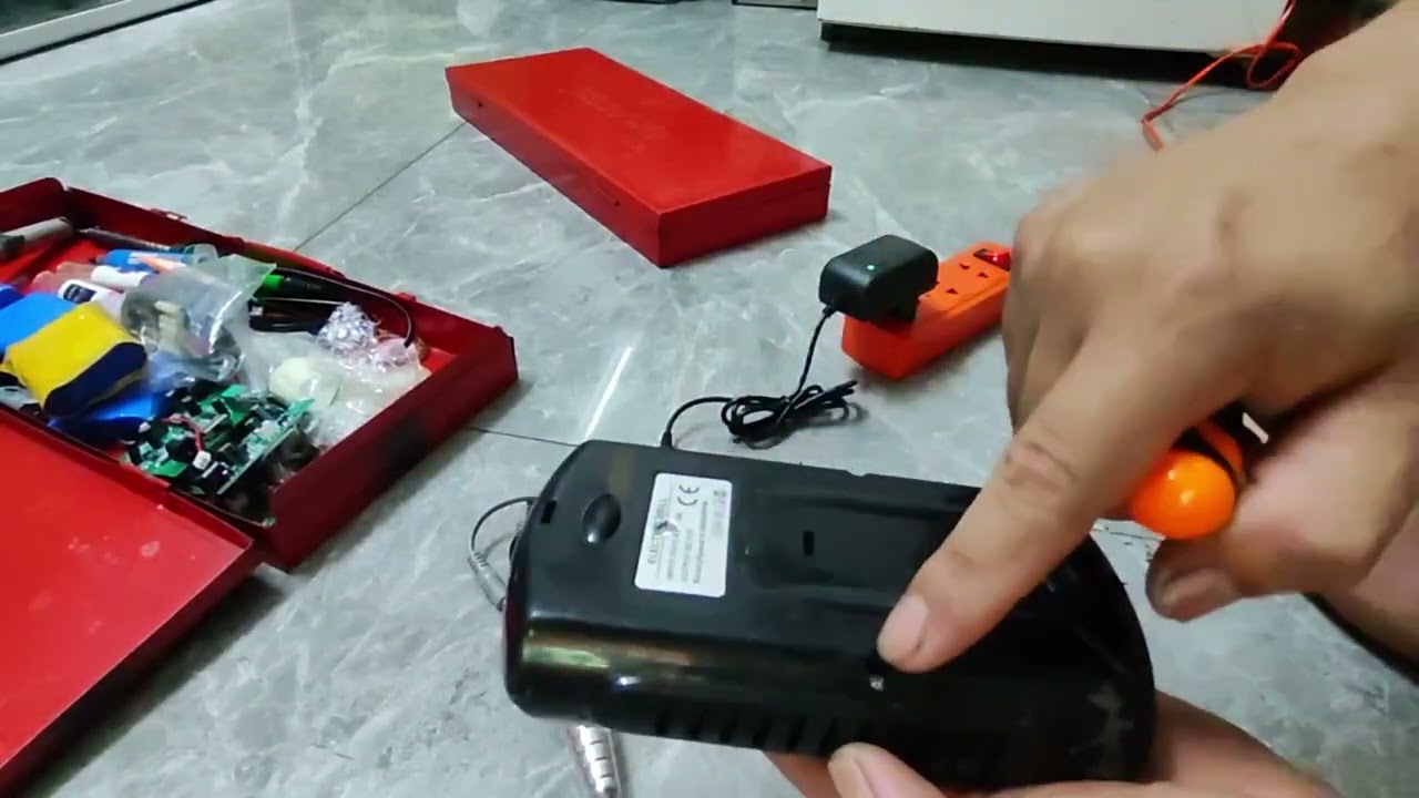 cách  sửa máy mài en 101 cắm sạc vào với dùng được