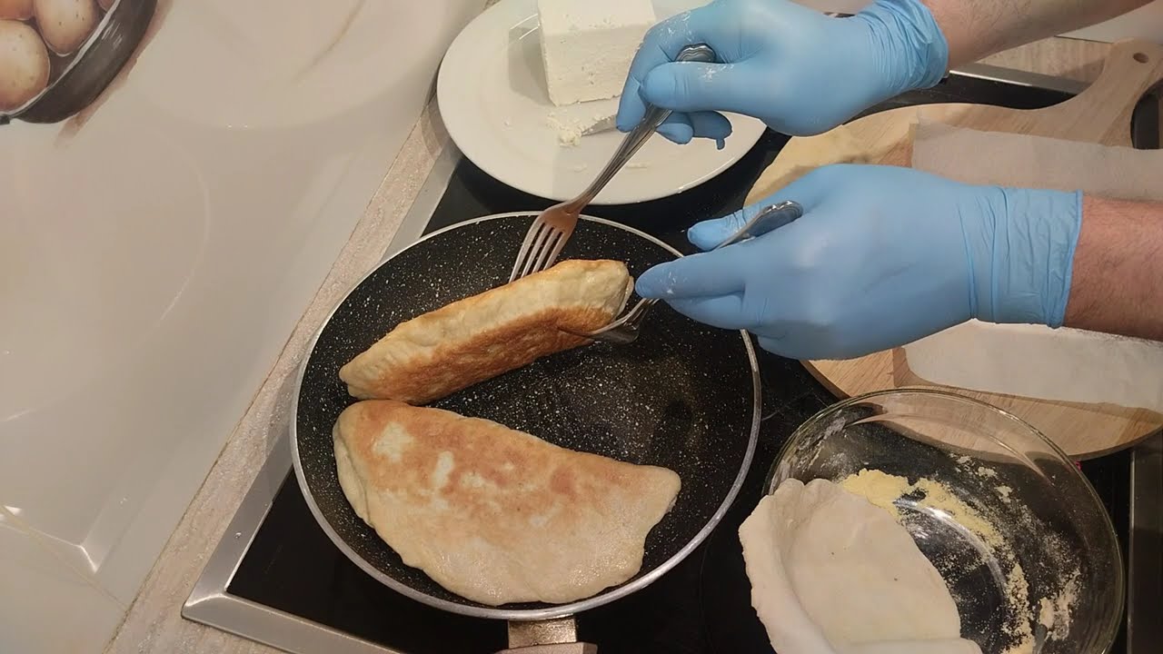 Τηγανόψωμο και τυρόπιτα από τον Γιώργο. Όπως παλιά! 🧀🔥