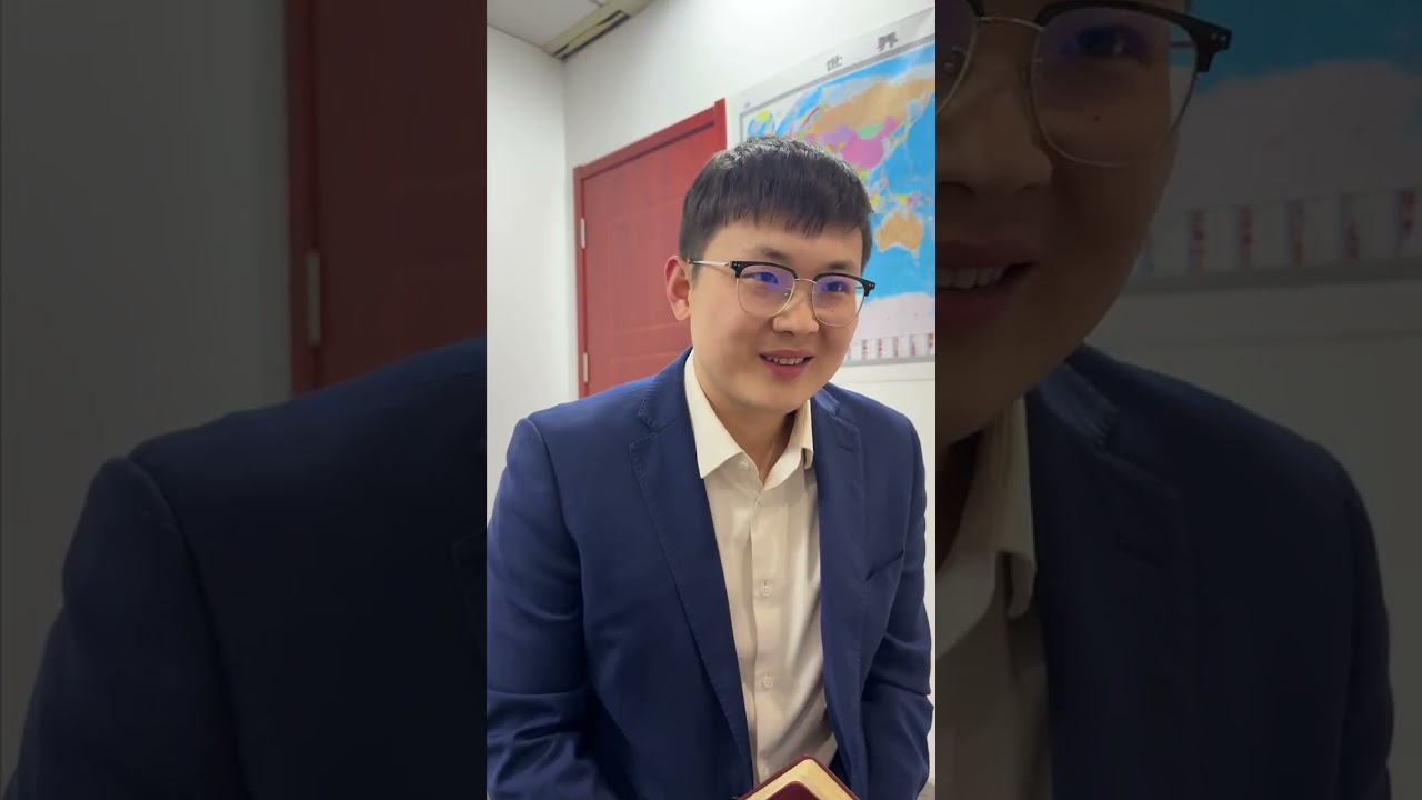 The leader said#Construction site#Engineer#True#One person plays multiple roles Su Gong