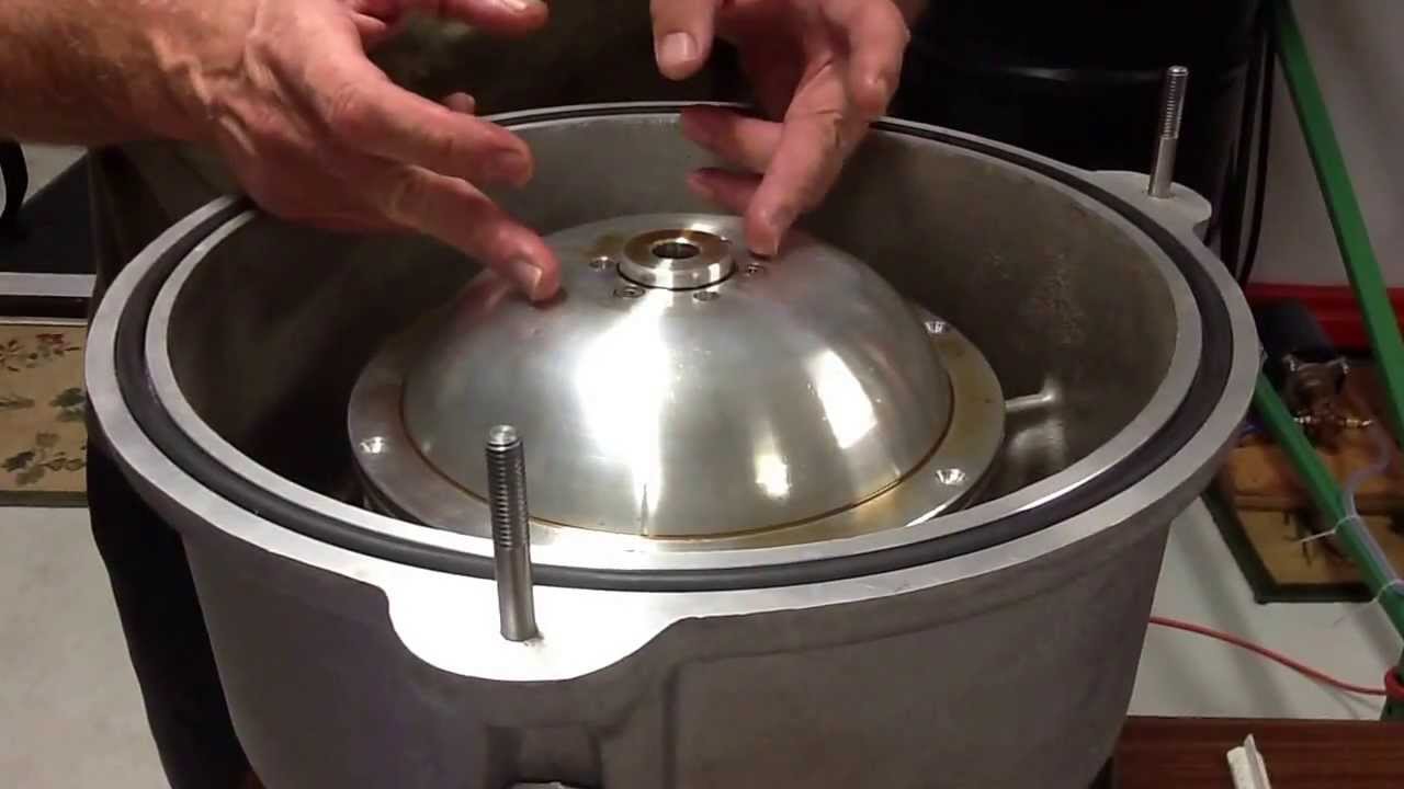Ultimate Force oil centrifuge and our competitors oil centrifuge. Lets look under the hood.