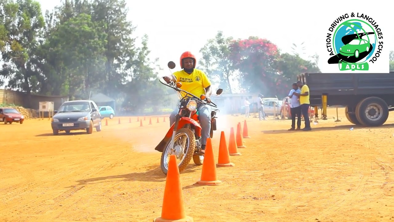 Kwiga moto || uhite uba umuchauffeur ||ako kanya || MUGIHE GITO || ACTION DRIVING & LANGUAGES SCHOOL