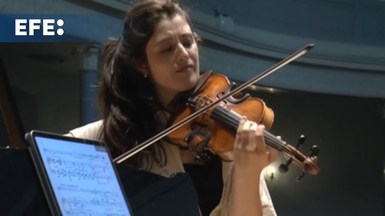 Edimburgo se abre al talento hispano con el debut de María Dueñas