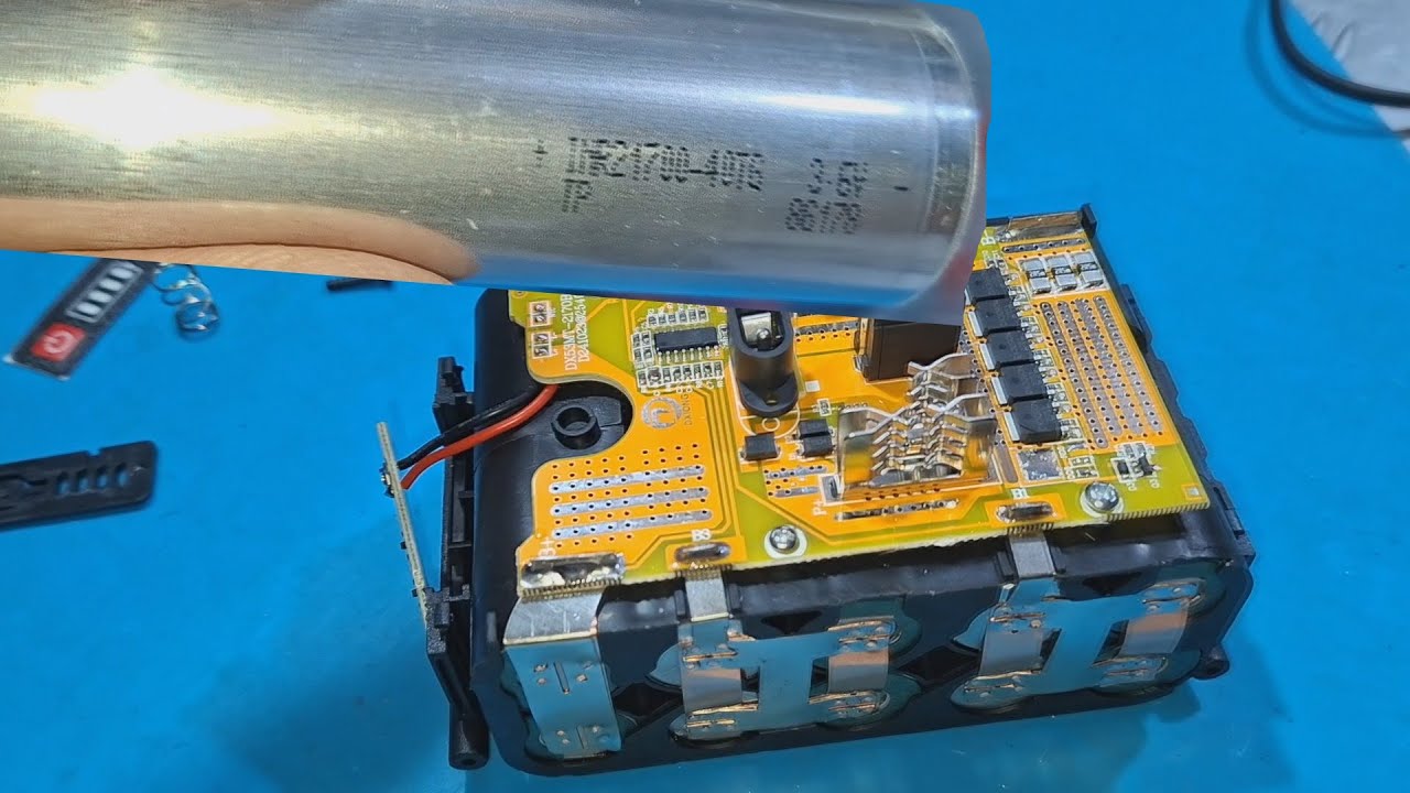 Сборка АКБ 21В 8А Makita на Tenpower INR21700-40TG 4000mAh.