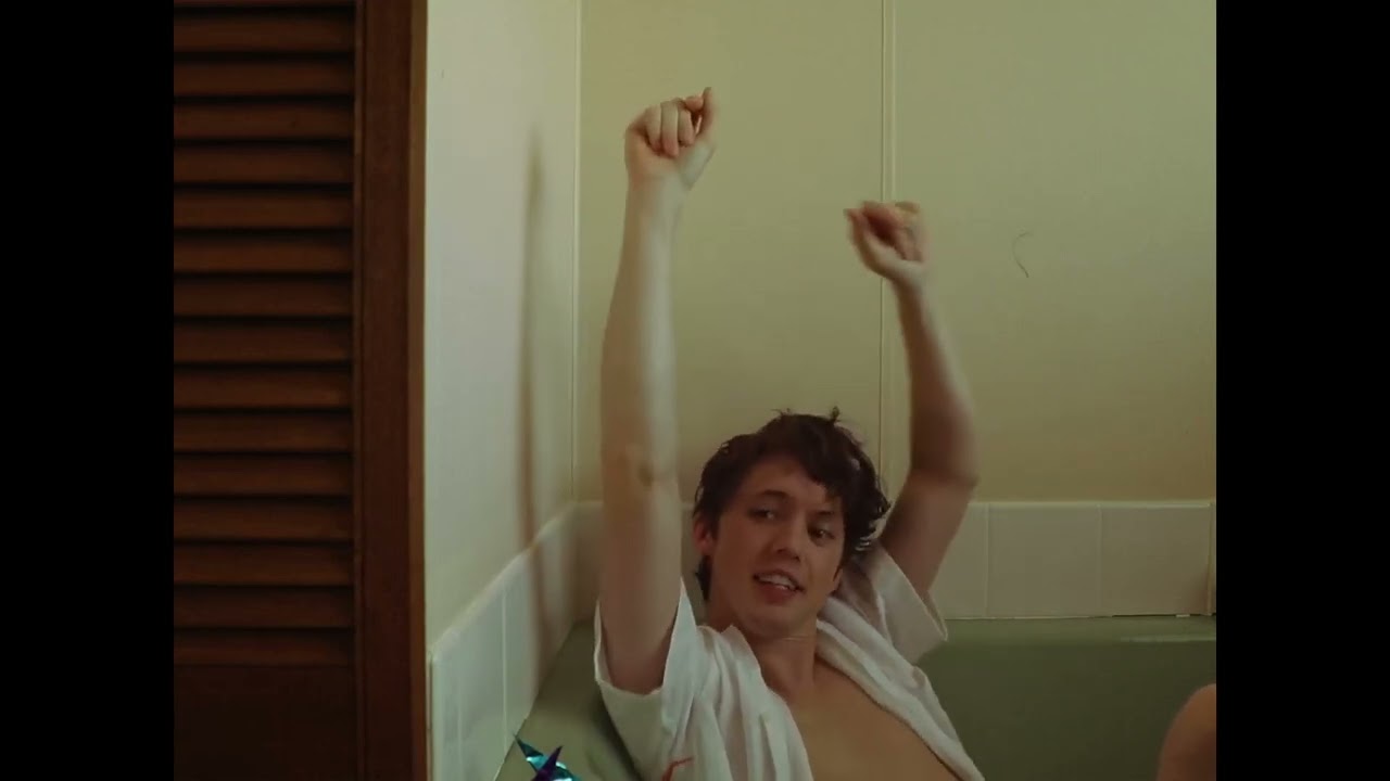 Reversed Music Videos #280: Troye Sivan - Rager Teenager! (Reversed)