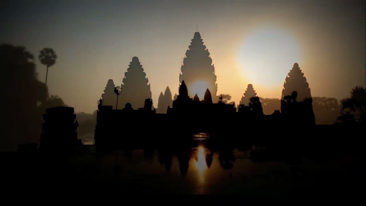 Angkor Wat Sunrise || Temples of Angkor, Cambodia in 4K (Ultra HD)