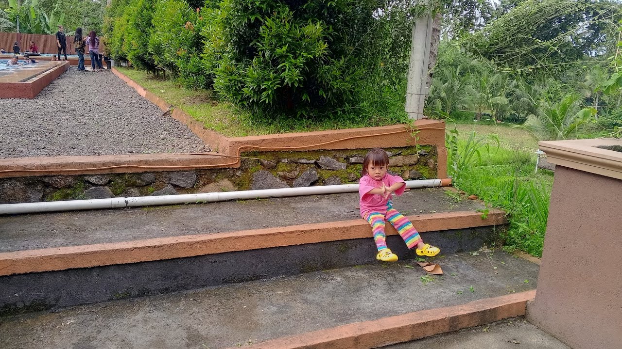 Bale kebon kolam lombok timur