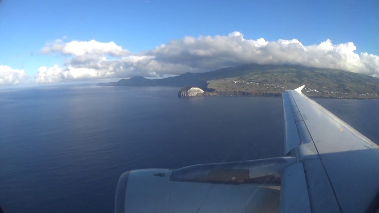 Descent and Landing on Faial Island (Azores Airlines A320)