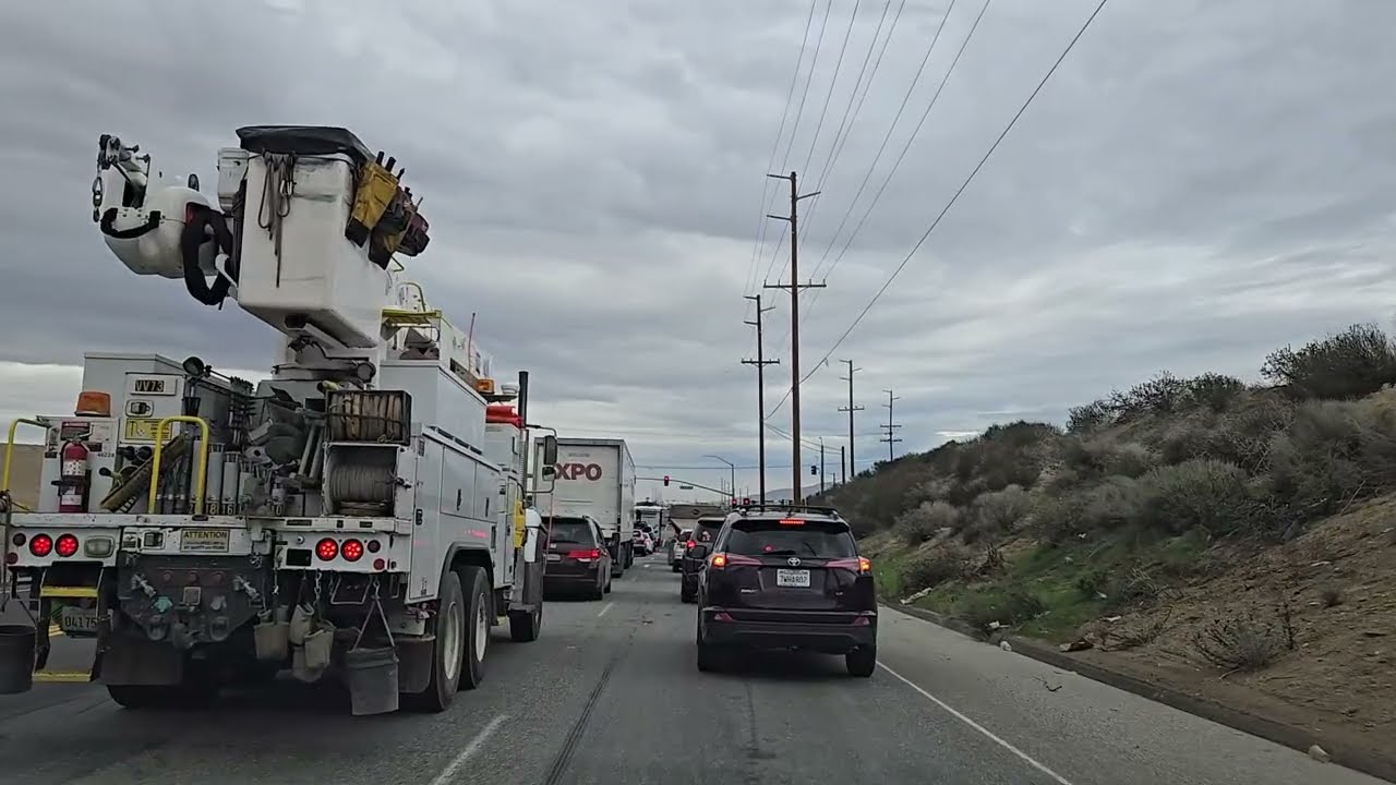 30-minute driving in los Angeles cloudy desert area silent video (no sound)