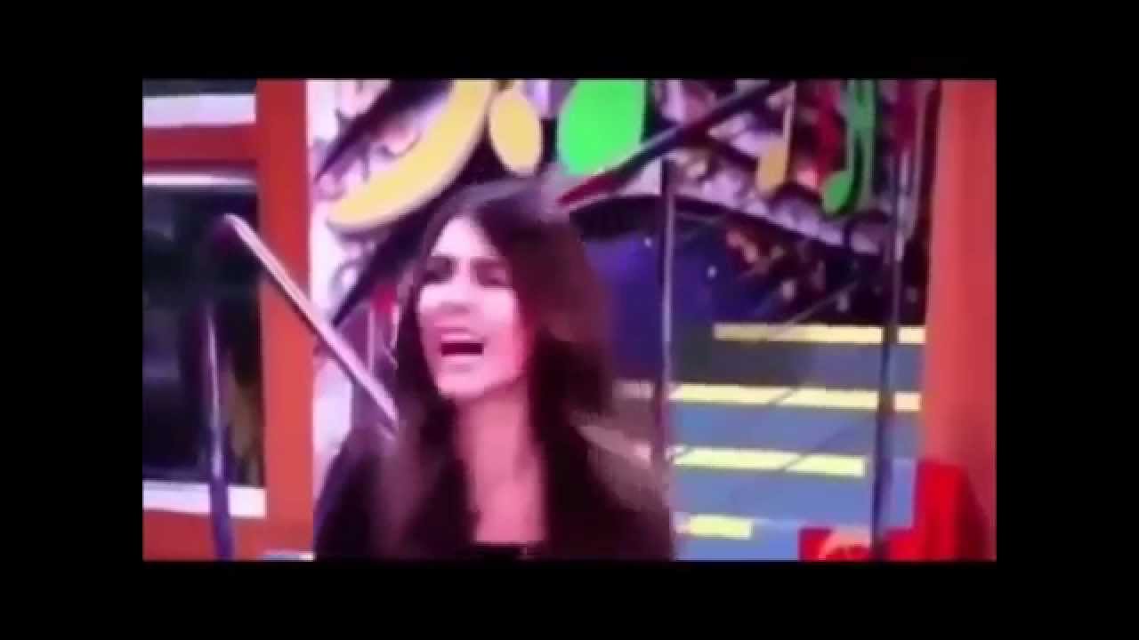 Girl Gets scared in 4 different ways!