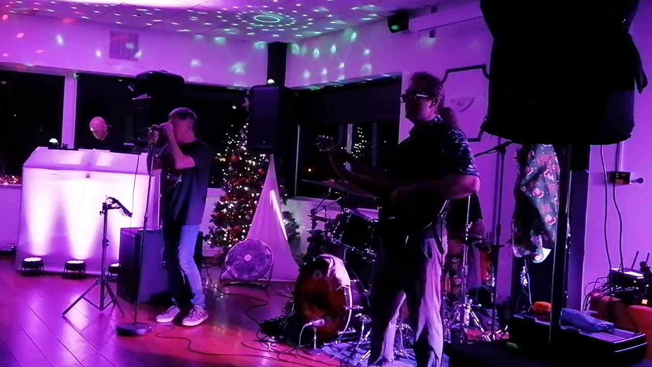 Sunshine Cab Co: Bed of Roses: NYE @ Neath RFC