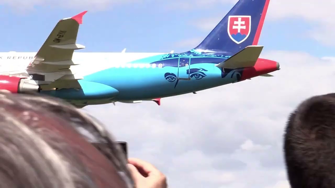 Zlet československých lietadiel na letisku v Bolerázi