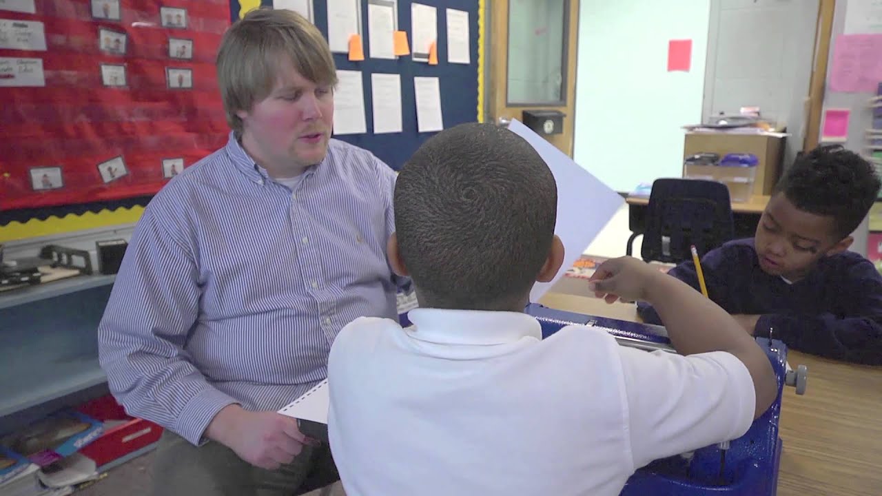 Blind Teacher Inspires Children
