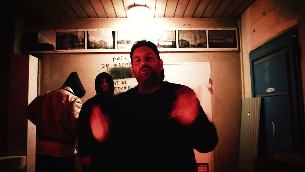L'Hexaler - Dangerous feat L'uzine ( Prod El Gaouli )