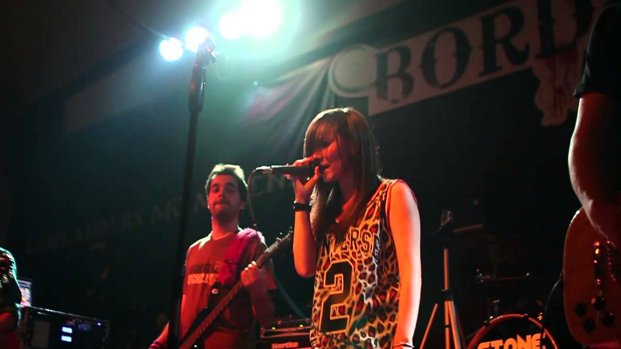 BORN FOR THIS - Born For This [PARAMORE Cover] LIVE