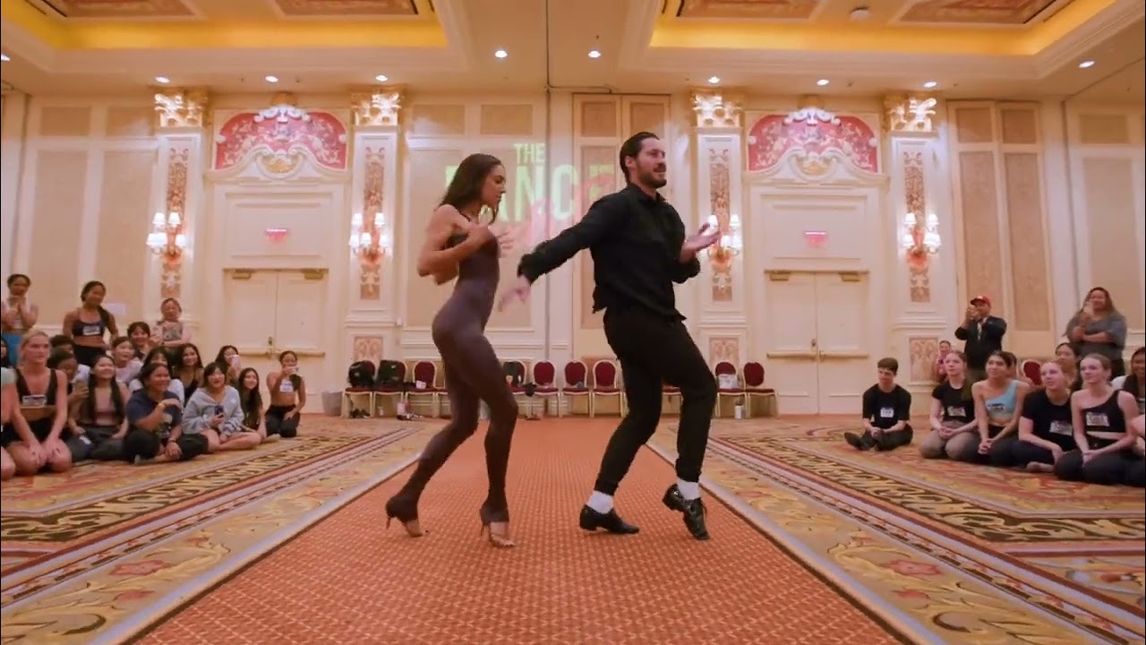 Val Chmerkovskiy & Jenna Johnson - The Dance Awards 2024 - Kehlani 