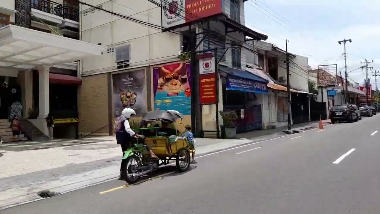 Sunday Morning Ride in Jogja    @TariLuhur