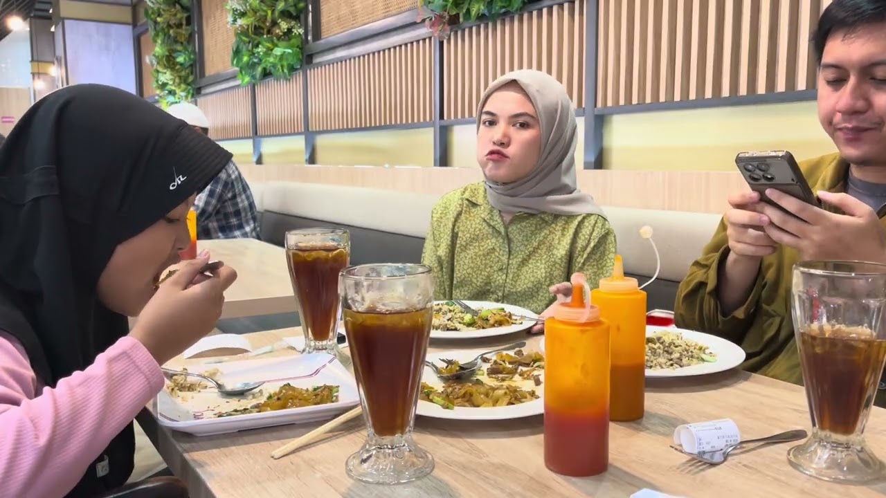 MAKAN DI SOLARIA