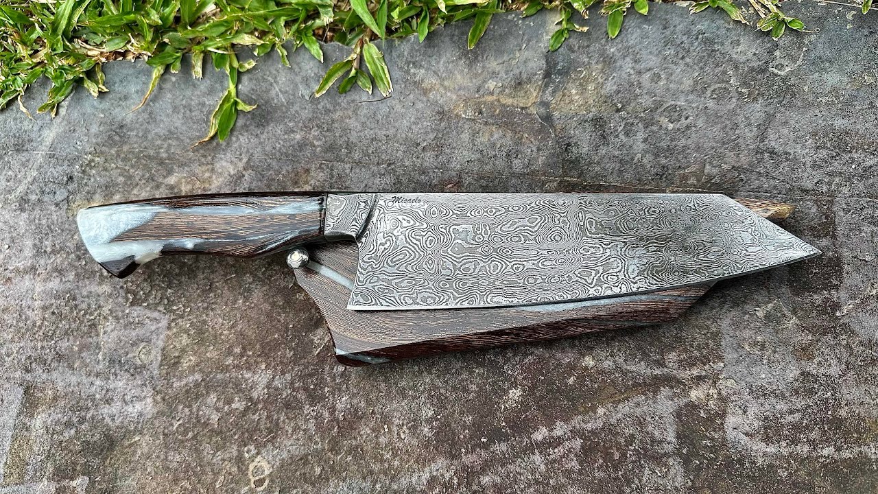 Cuchillo estilo Santoku en Acero DAMASCO forjado a mano ⚒️🔥unas 60 horas de trabajo🔥