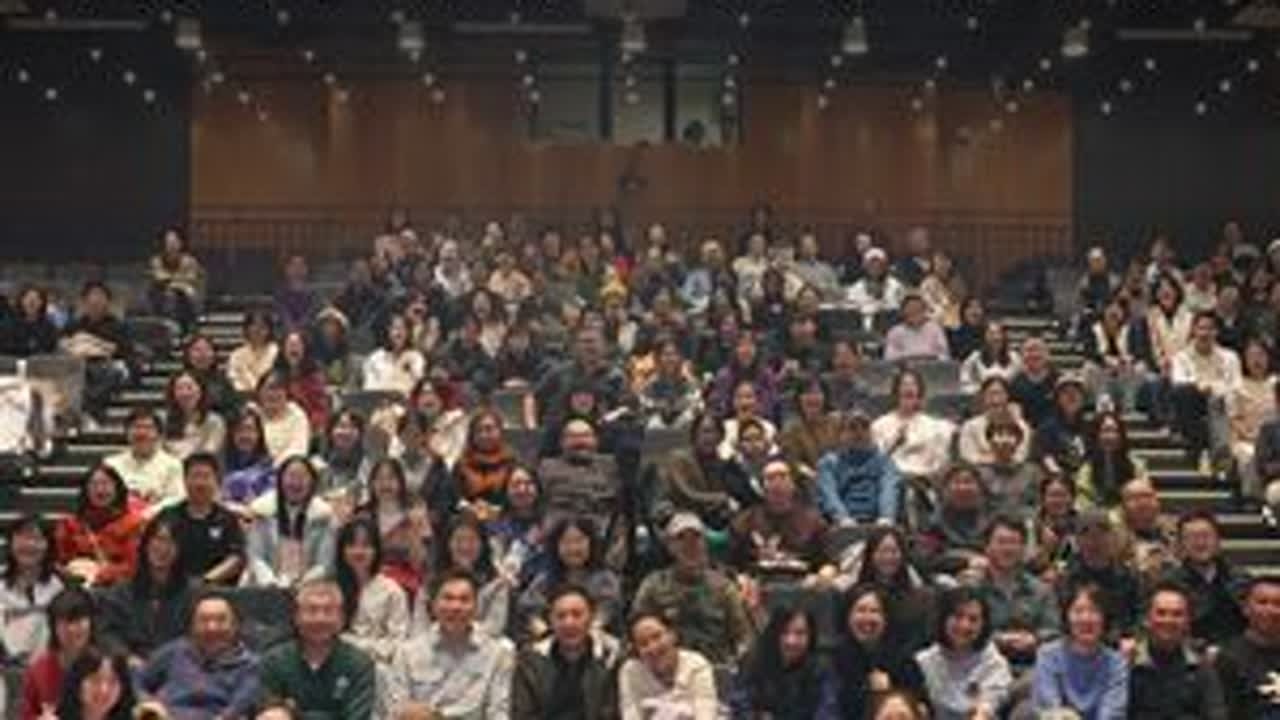 一个保护野生动物的组织，年会都讲了啥？ 猫盟年会圆满结束啦，我们后续也会根据现场的分享，制作出专题的文章、播客和视频，敬请期待~#猫盟年会 #保护大会 #野生动物保护 #公益