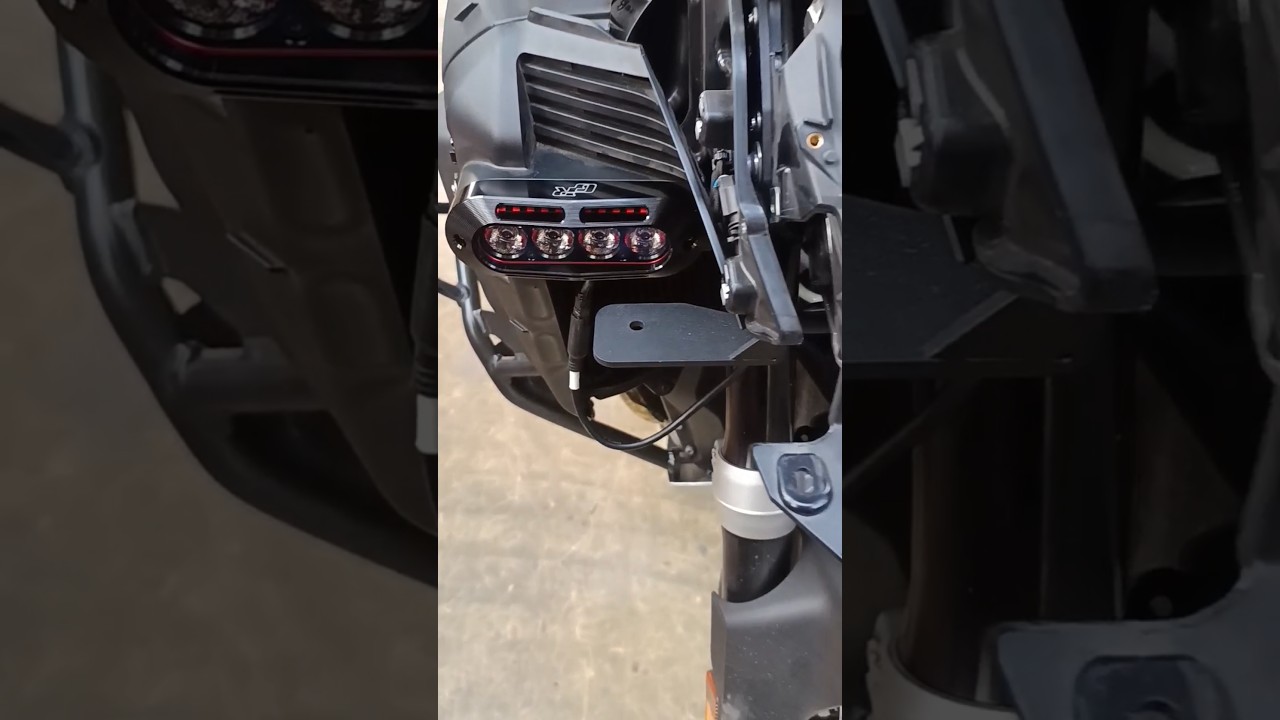 BMW 1300 GSA light and accessories installation 