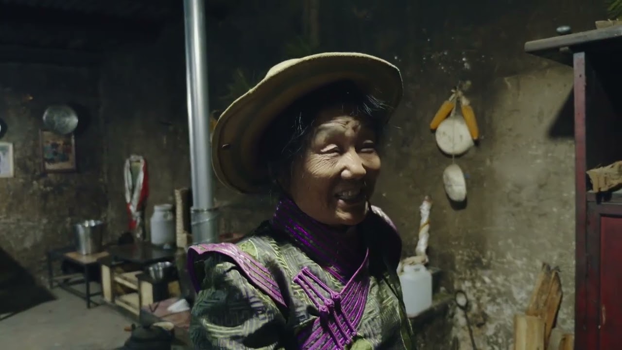 Sichuan мужид байдаг Монгол тосгонд зочлож Өндөр настанд золгов. PART 6