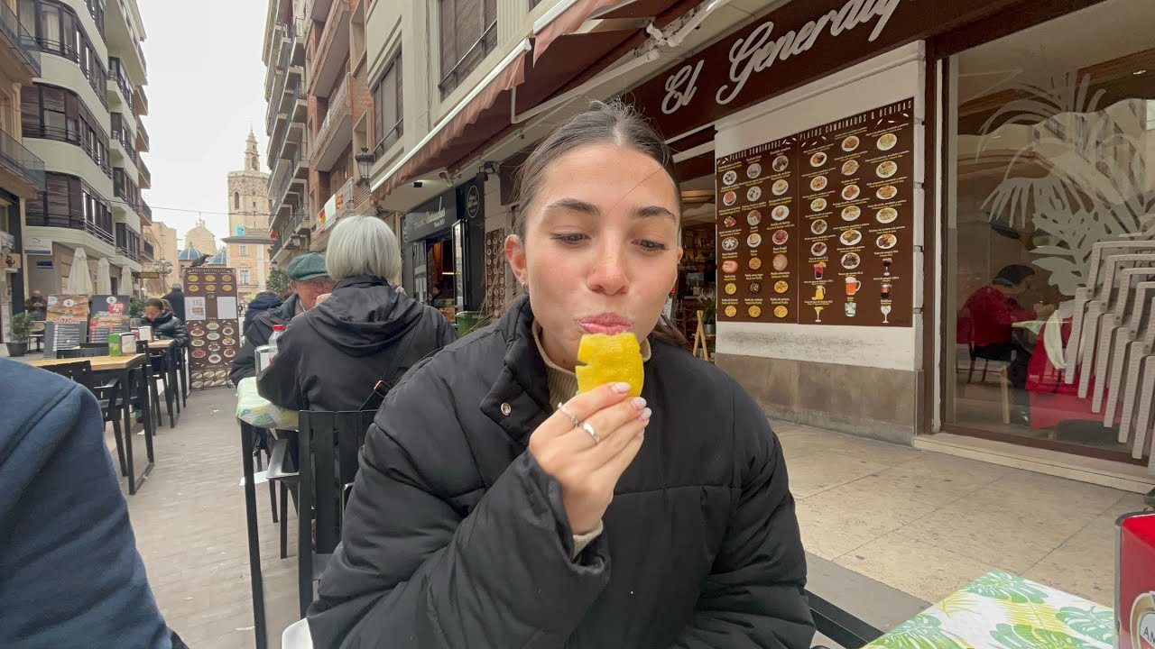 mi hermana sigue devorando limones en valencia