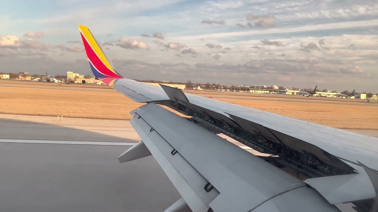 SWA 737 landing at MCI