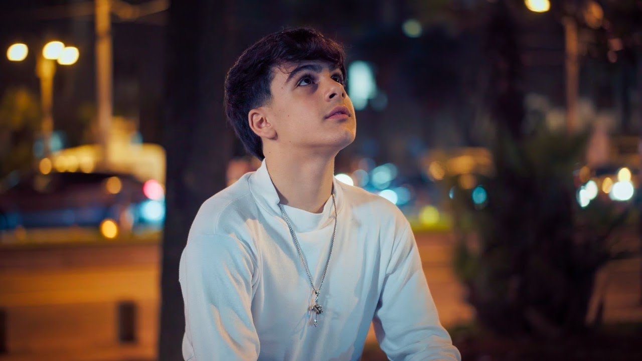 Michael Perris - Pantaloni Rosa (Official video)