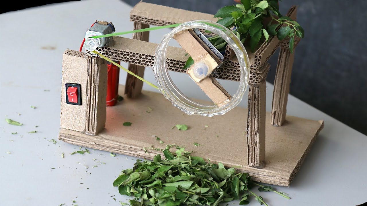 How to Make a Electric Chaff Cutter Machine From Cardboard