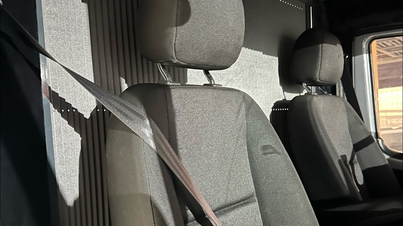KARAVANIMIZIN SÜRÜCÜ KISMI YATAK VE OTURMA GRUBU HAZIR. SONA GELDİK #mercedes #207d T1 #motokaravan