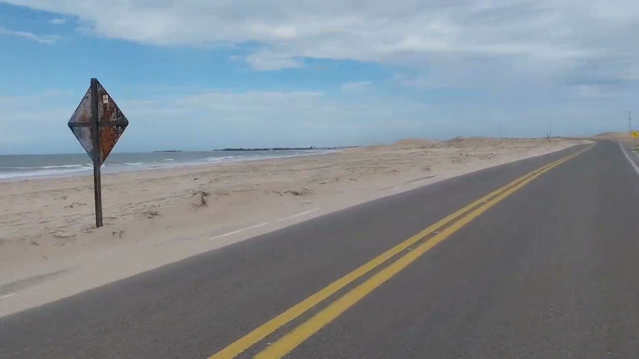 Estrada que liga Camocim-Ce a Praia do Maceió uma das mais bonitas do Ceará 